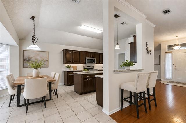 Photo - 2306 St Albens Pl