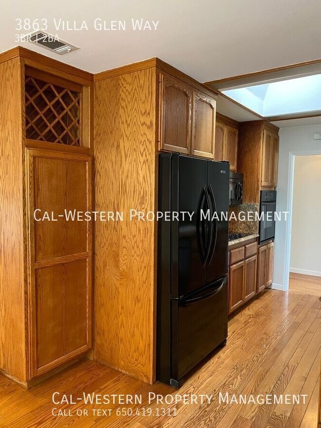 Building Photo - 3863 Villa Glen Way