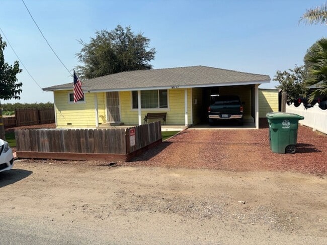 Building Photo - Updated charm and space in this 2 bedroom ... Rental
