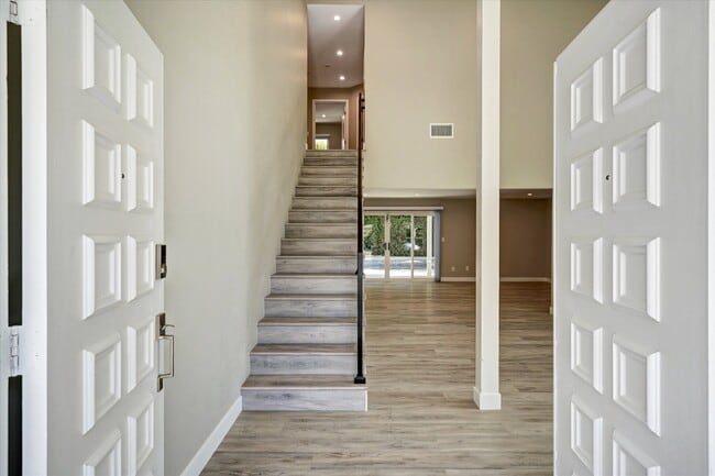 Photo - 5346 Tyrone Ave