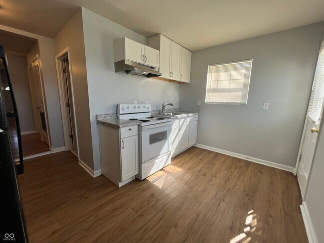 Photo - 1952 Shelby St