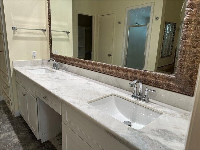 Photo - 2826 Green Fields Dr