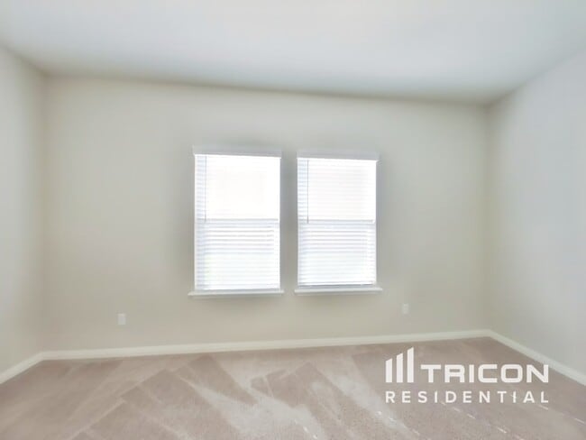 Photo - 13532 Emerson Wy
