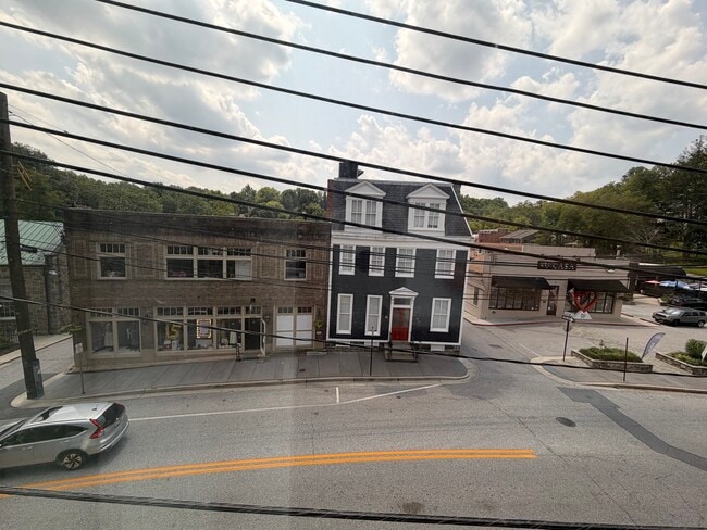 Photo - 8294 Main St