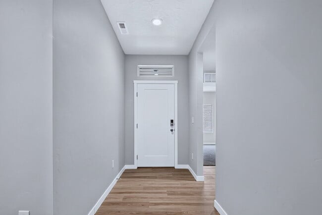 Photo - 297 N Madrone Ave