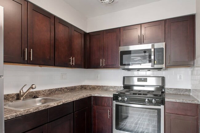 Pearl Gate Apartments