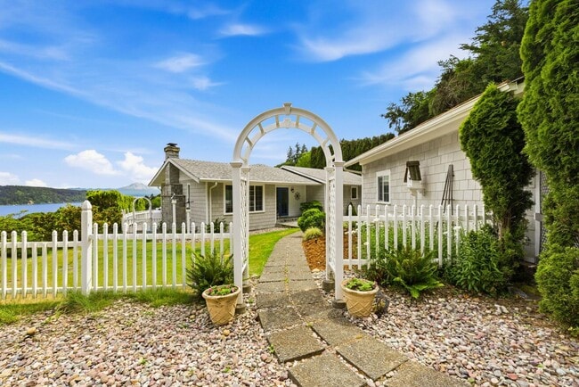 Photo - 1510 Valley Dr NW