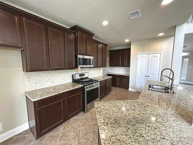 Photo - 307 Maverick Run Ct