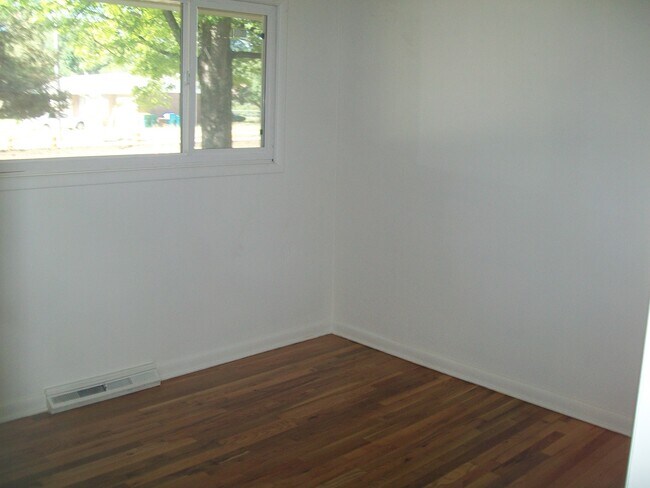 Photo - 1912 W Elizabeth St