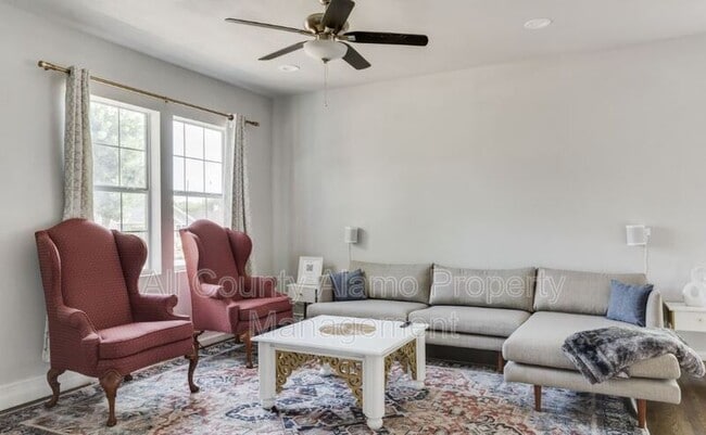 Photo - 1031 W Gramercy Pl