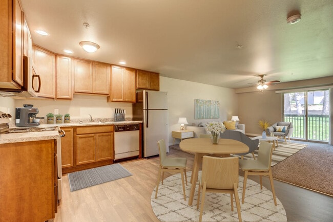 Photo - Rosewood Club Apts