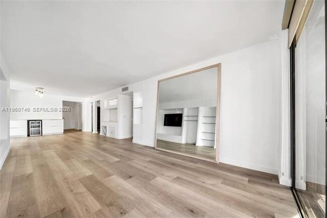 Photo - 6061 Collins Ave Unit 6061 Collins Ave appt 7A