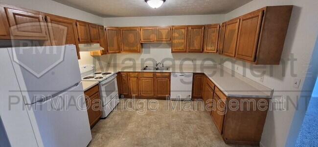 Photo - 753 Campbell Rd