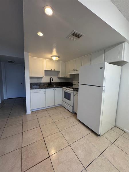 Photo - 6001 NW 7th St Unit 5