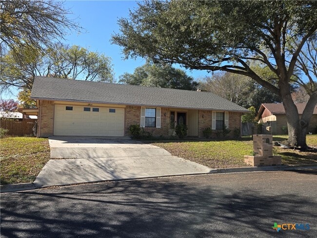 Building Photo - 248 Hilltop Dr