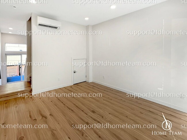 Photo - 3015 30th Ave W