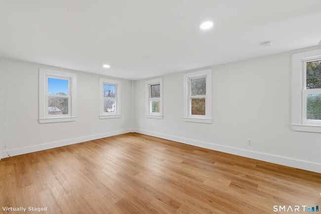 Photo - 98 W Main St