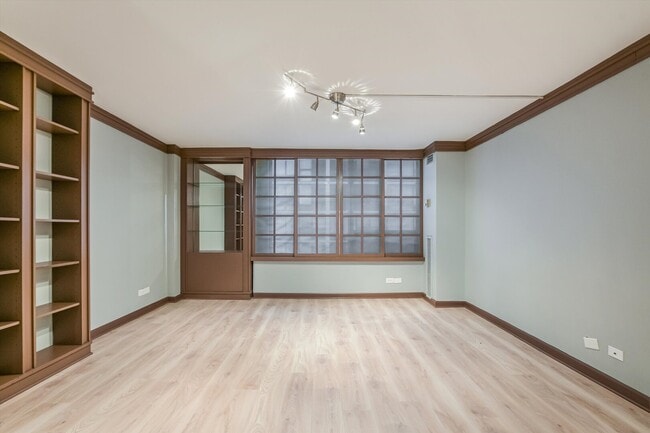 Photo - 233 E Erie St Unit 1610