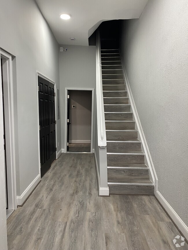 Building Photo - 837 N Fulton Ave Unit 3E $800 deposit paid M.I by 7/5/2025 Rental