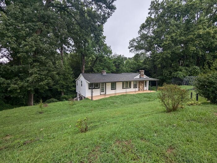 1BD/2BA Single Family Home in Hickory! - 1BD/2BA Single Family Home in Hickory!