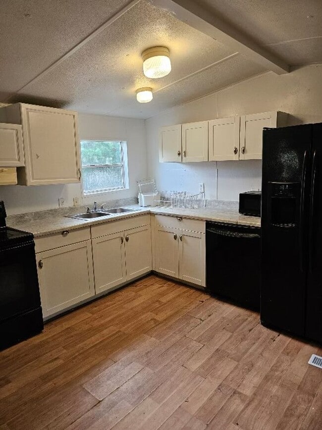 Photo - 2030 Smith Ave