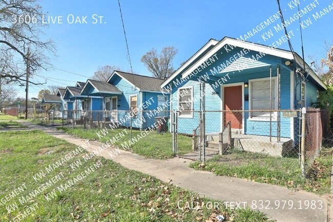 Photo - 3606 Live Oak St