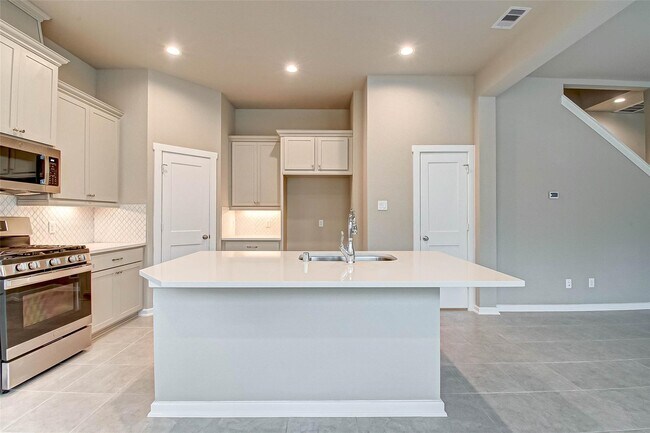 332 N Spotted Fern Dr
