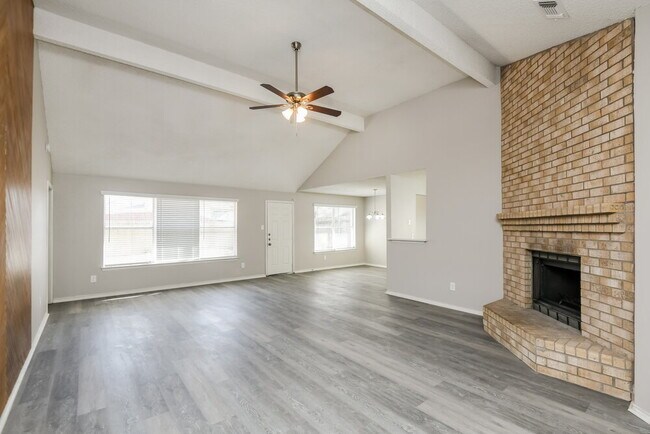 Photo - 8221 Cloverglen Ln