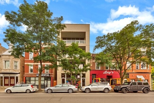 Building Photo - 1045 N California Ave Unit 4