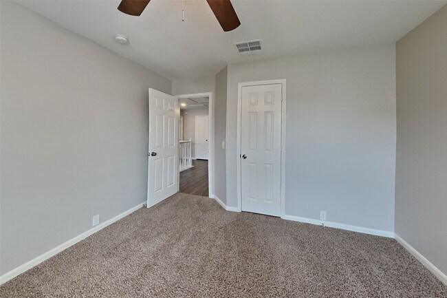 Photo - 4714 Pin Oak Creek Ln