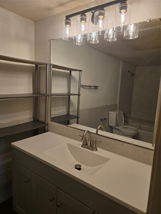 Photo - 2820 S Bartell Dr Unit 13