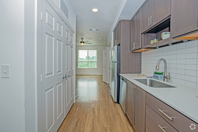 Studio - 550SF - Kitchen