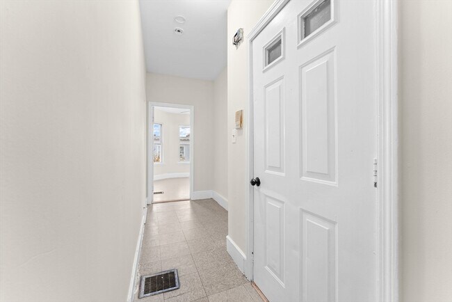 Photo - 239 Bowdoin St Unidad 3