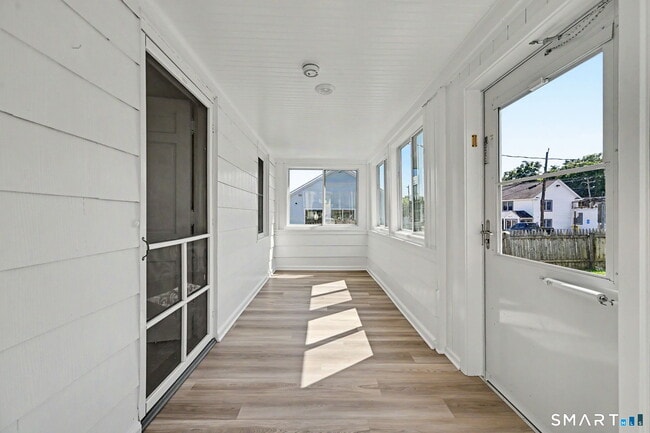 15 Whitmore Ln