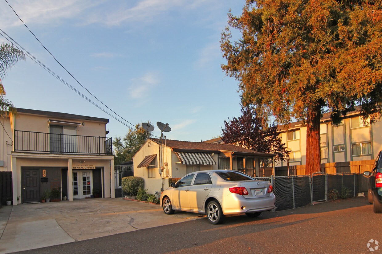 Solis Garden Apartments Off Campus Housing Hayward Ca Solis Garden Apartments
