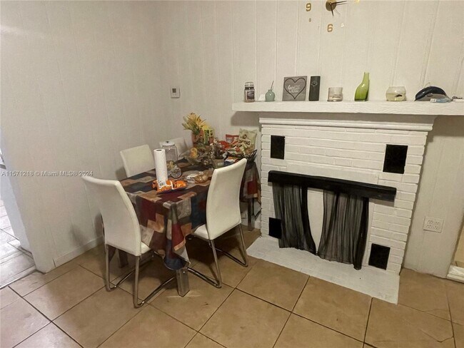 Photo - 1909 Johnson St