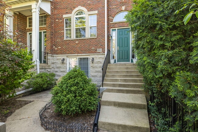 Photo - 850 Shandrew Dr