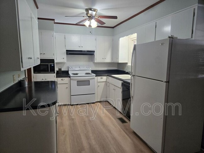 Photo - 161 Hickory Dr S Cir