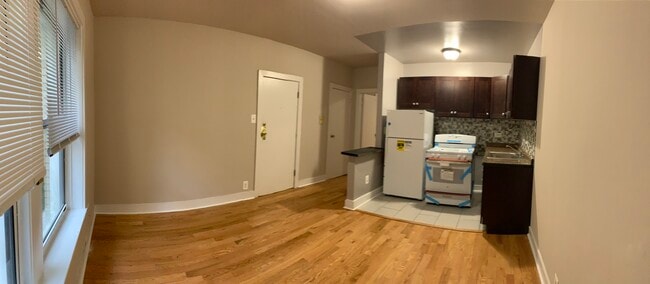 Building Photo - 5668 N Ridge Ave Unit 3N Rental