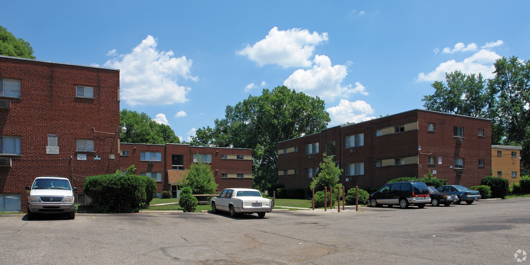 Chardon Park Apartments - Chardon Park Apartments
