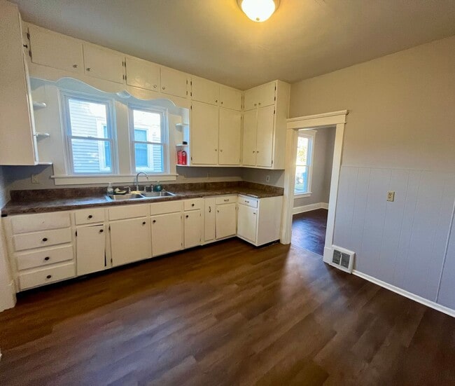 Photo - Two Bedroom in Alton