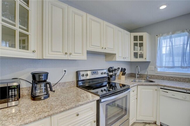 Photo - 2708 NE 14th Street Causeway Unit 5