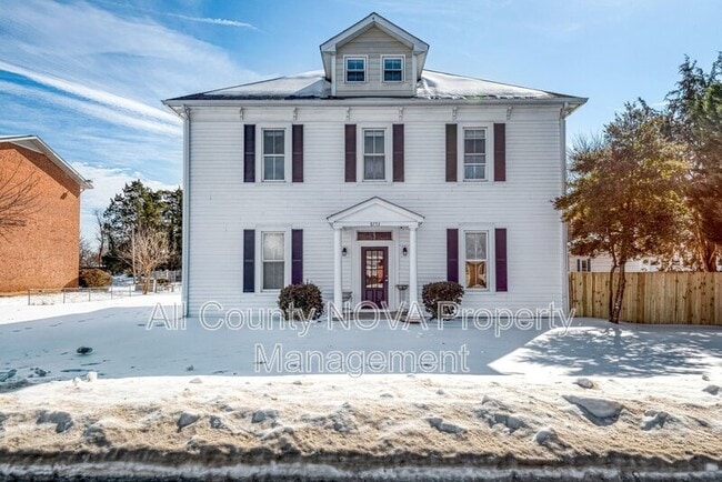 Building Photo - 8753 Signal Hill Rd Unit 2