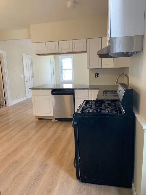 Photo - "Charming 3-Bed Oasis at 57 1/2 Saratoga Ave – Spacious 1250 Sq Ft in Waterford, NY!" Unit 2N