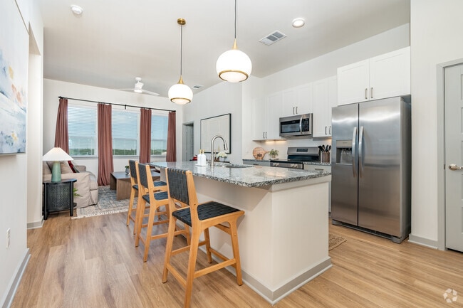 2BR, 2BA - 1,140SF