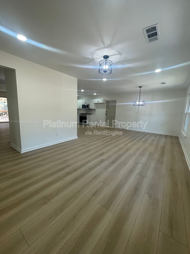 Photo - 1245 Shore Dr SW