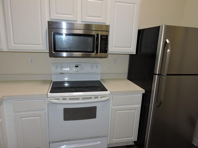 Photo - 178 Cabana Way