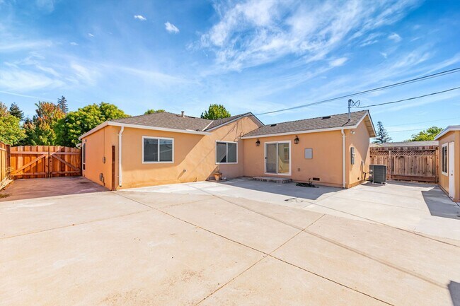 2125 Walnut Grove Ave