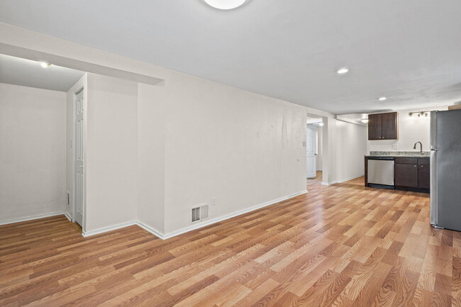 Photo - 2710 W Fletcher St