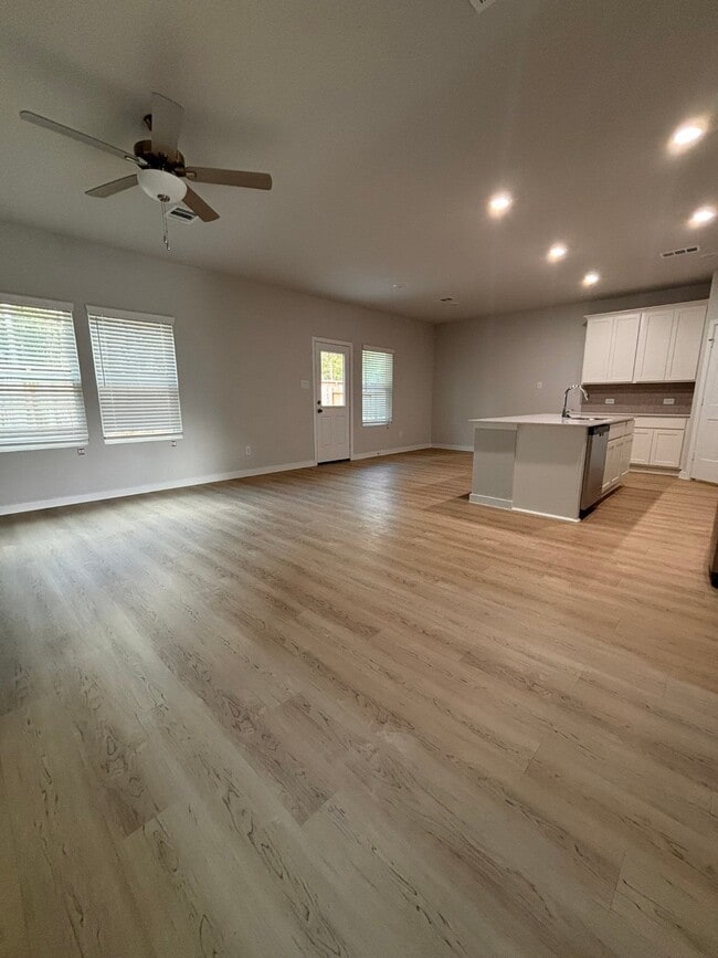 Photo - 7910 Alset Dr